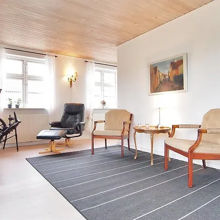 Four-bedroom Holiday Saltoftevej 07 *